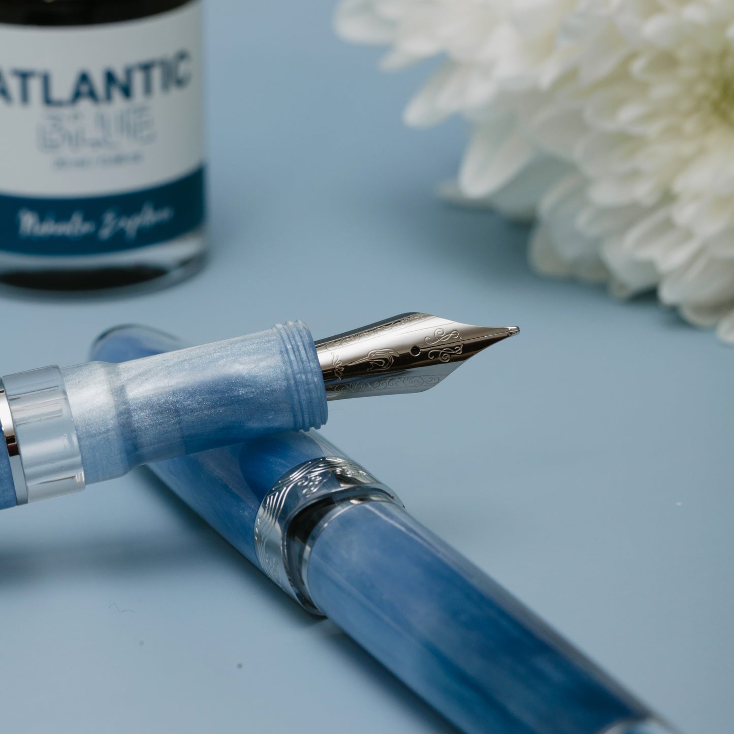 Nahvalur-Horizon-Glacier-Fountain-Pen-Cap-Off