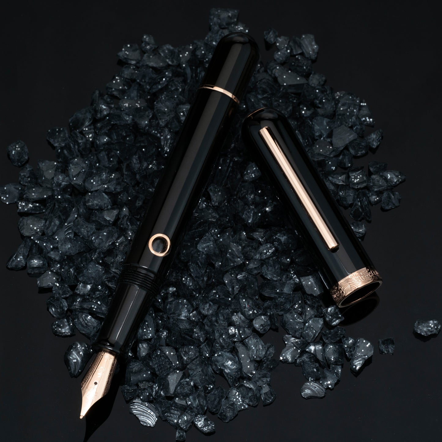 Nahvalur-Nautilus-Cephalopod-Rose-Gold-Fountain-Pen-cap-off