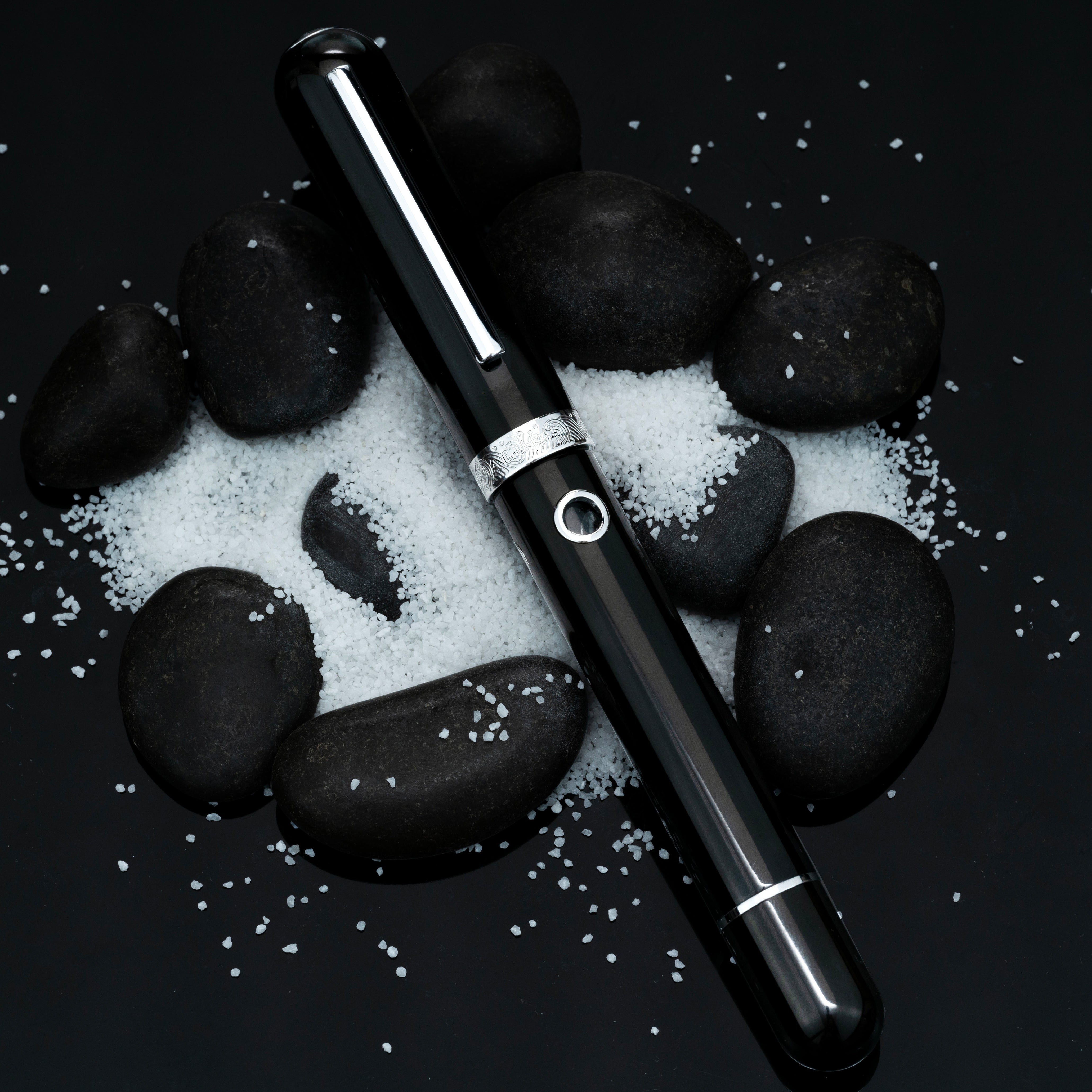 Nahvalur Nautilus Cephalopod Silver Ebonite Fountain Pen Double Broad Nahvalur Nautilus Cephalopod Silver Ebonite Fountain Pen Double Broad