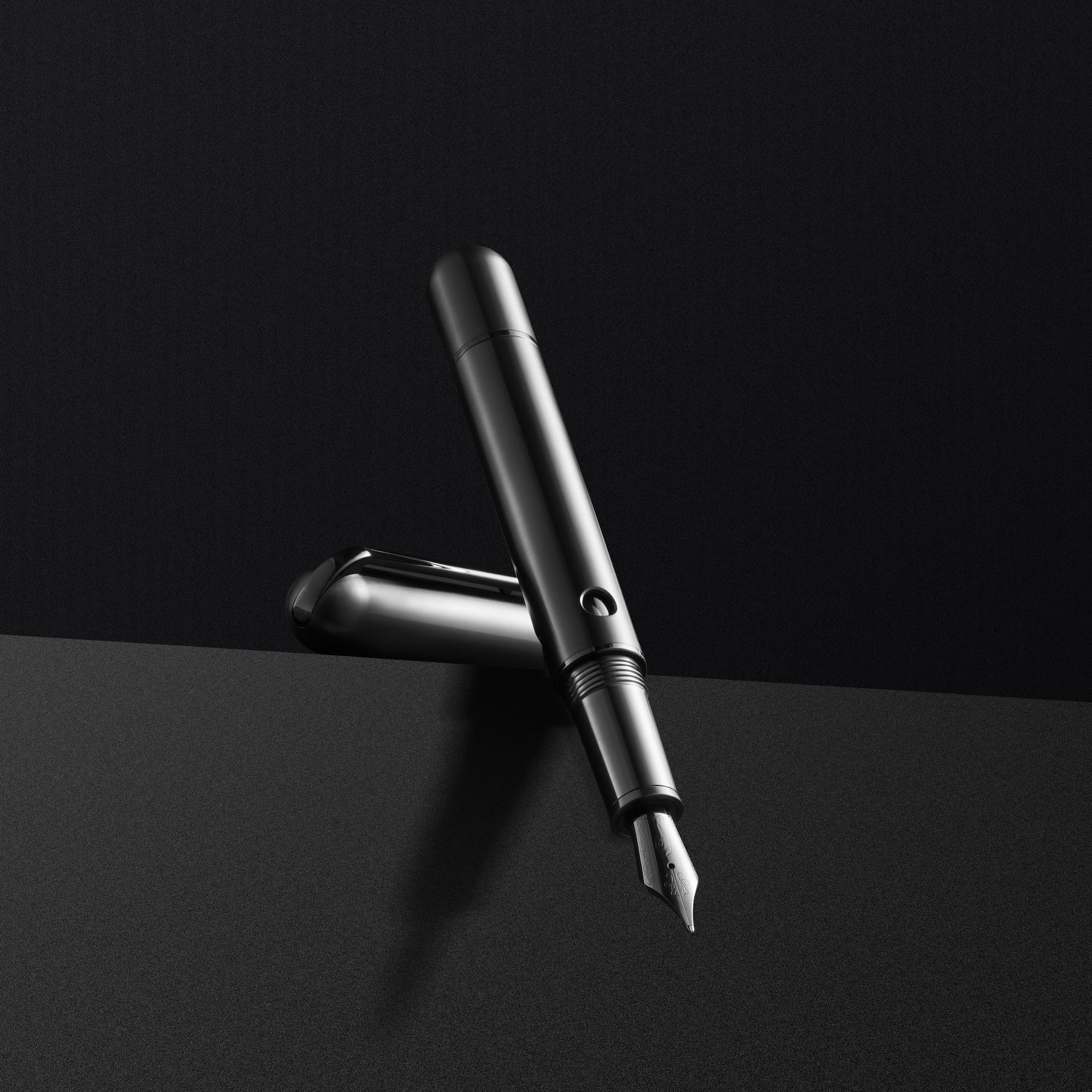 Nautilus Ti Black Titanium Fountain Pen | Nahvalur