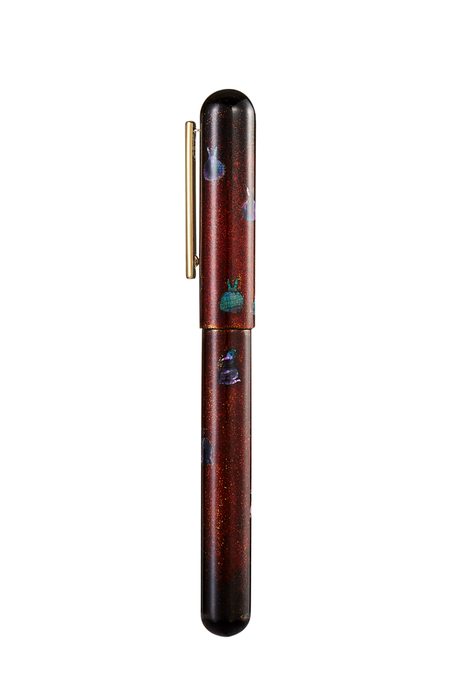 IKKAKU-by-Nahvalur-Yu-Tu-Jade-Rabbit-Urushi-Pen-Left