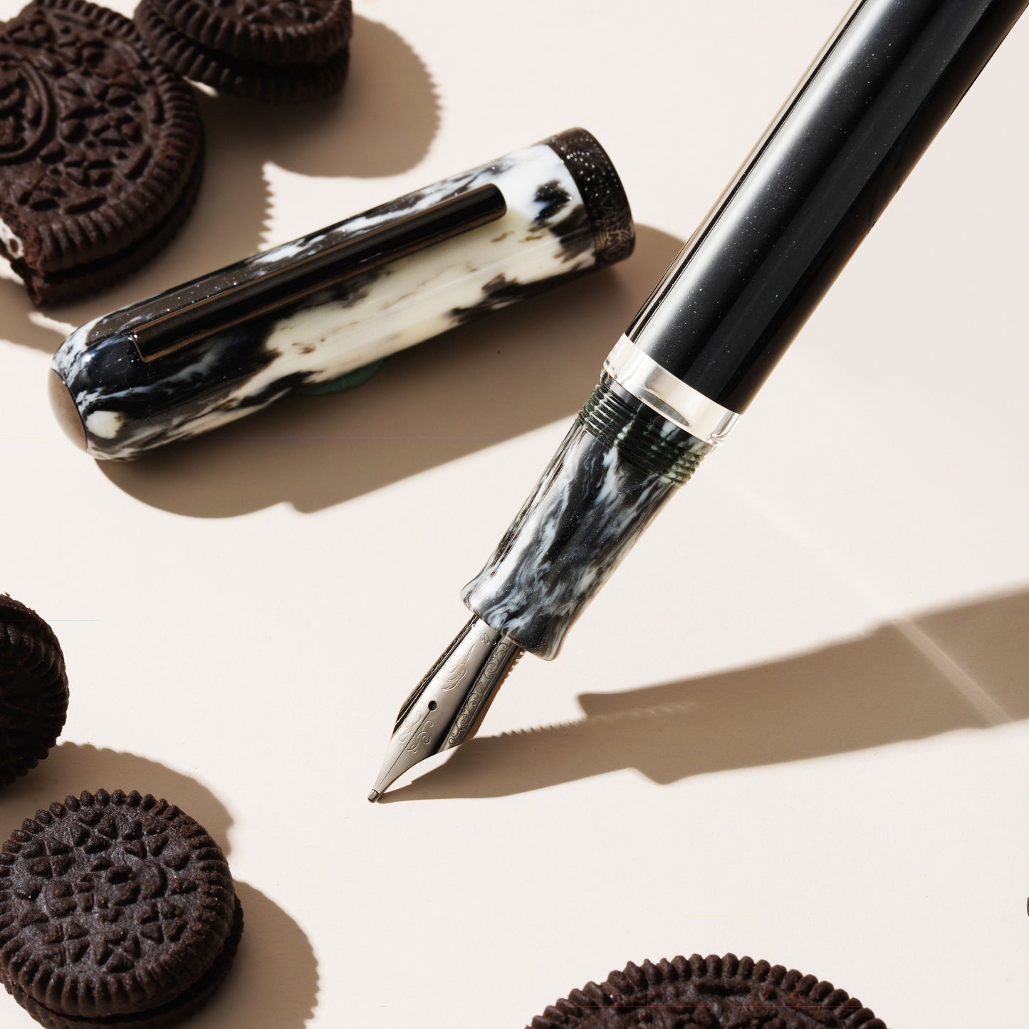 
                  
                    Nahvalur-Voyage-Cookies-Cream-cap-off
                  
                