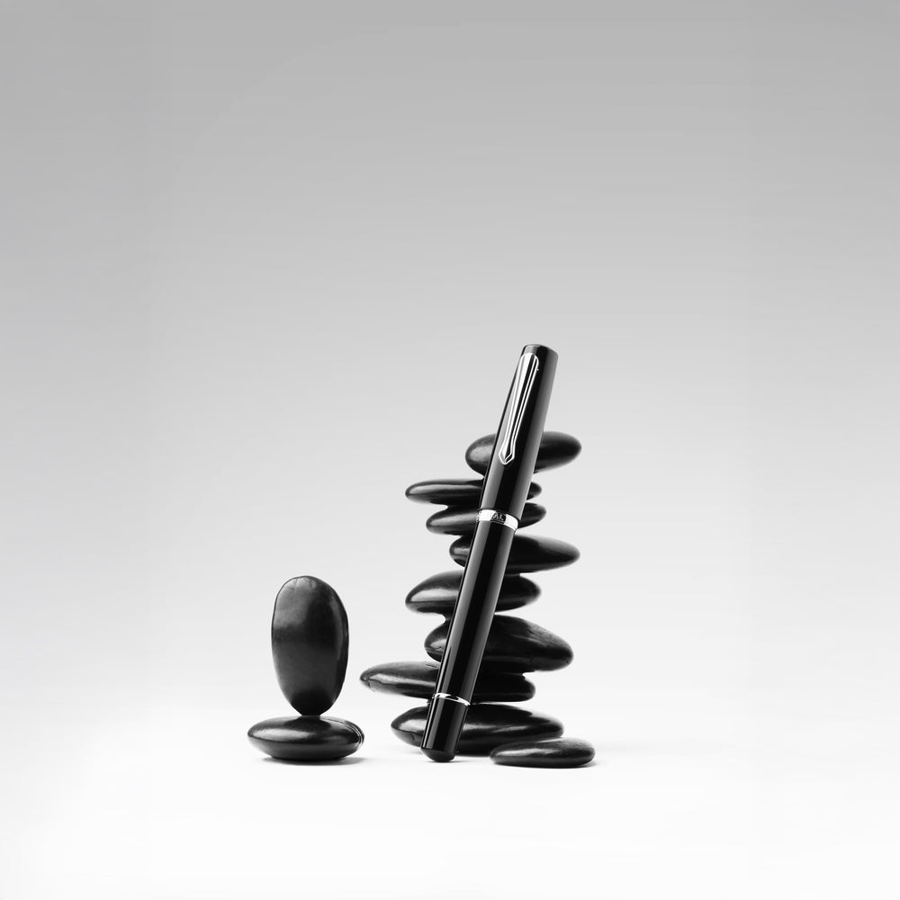 
                  
                    Nahvalur Original Black Fountain Pen
                  
                