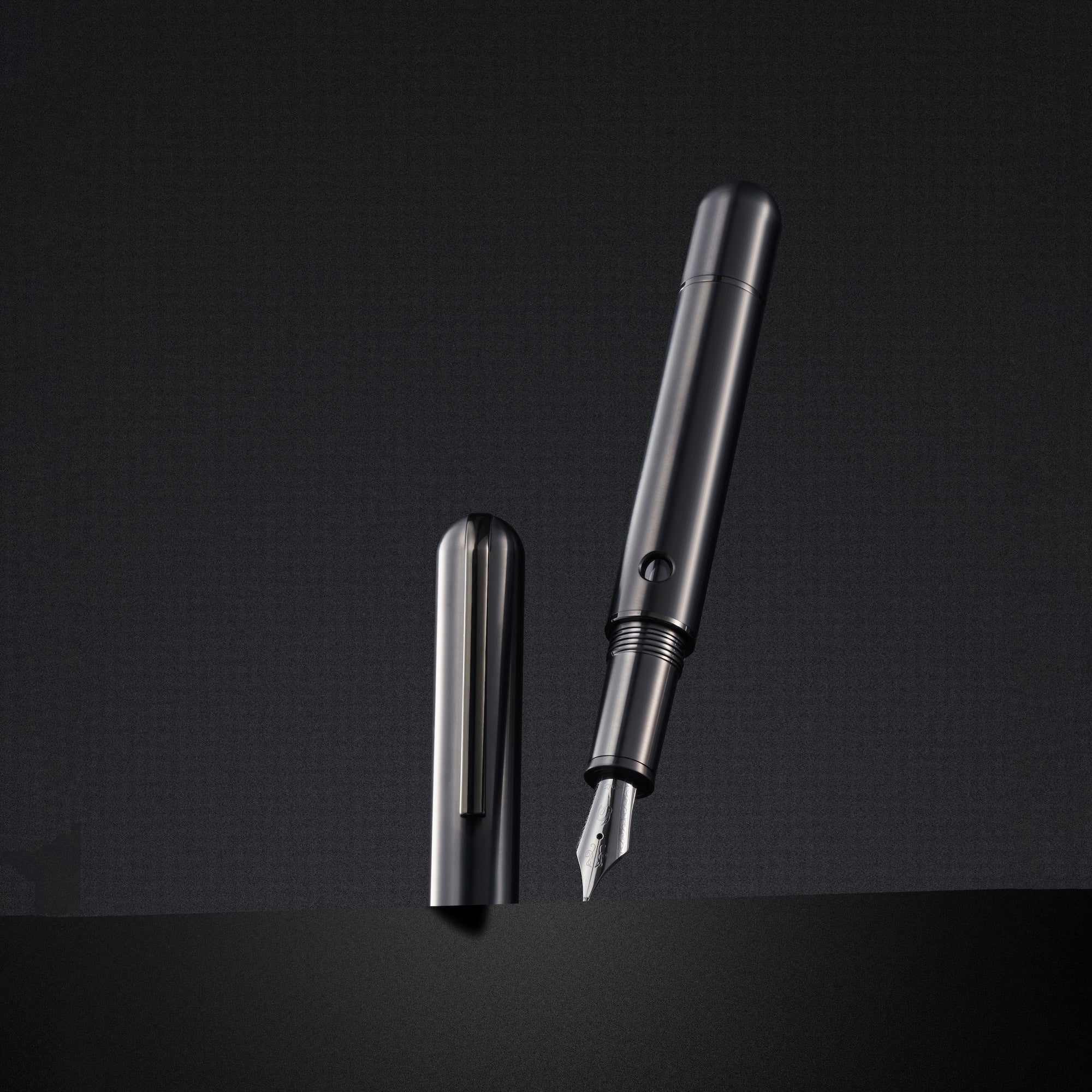 Nautilus Ti Black Titanium Fountain Pen | Nahvalur